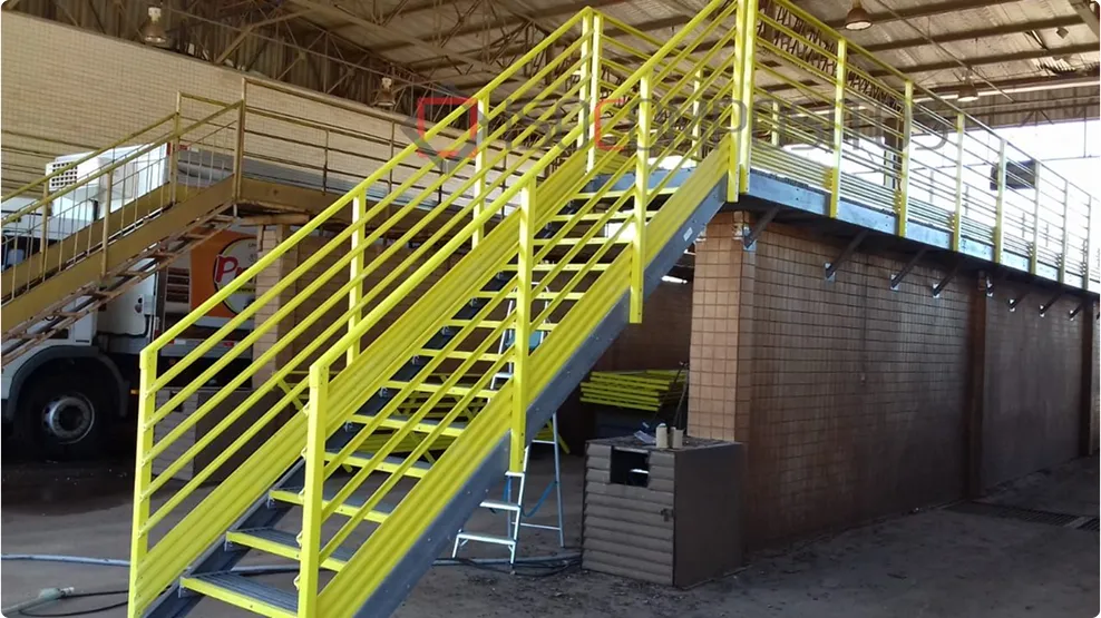 Isocompositos - escadas 234